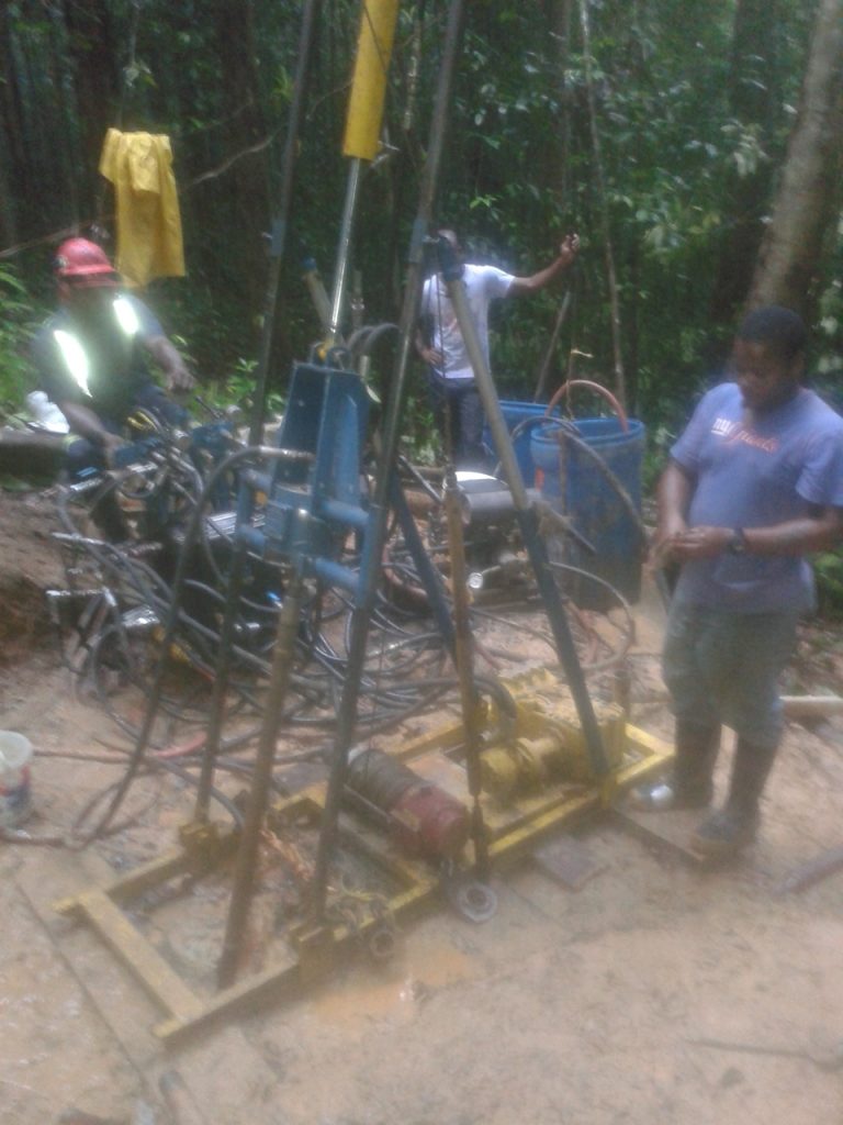 rig image w/workers